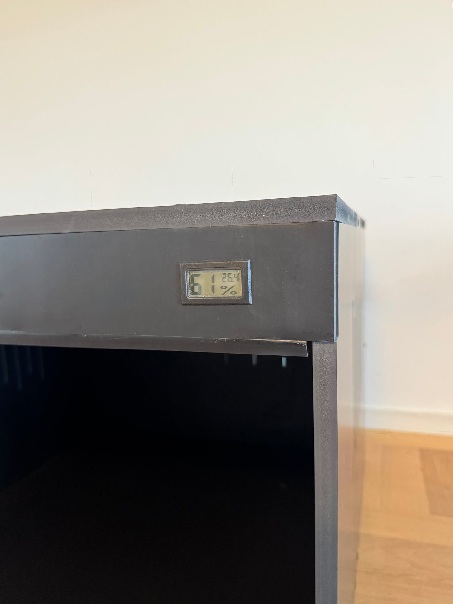L-Series Smart Thermostatic Terrarium